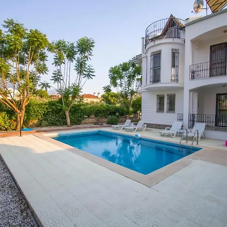 Fethiye White Garden Villa 费特希耶